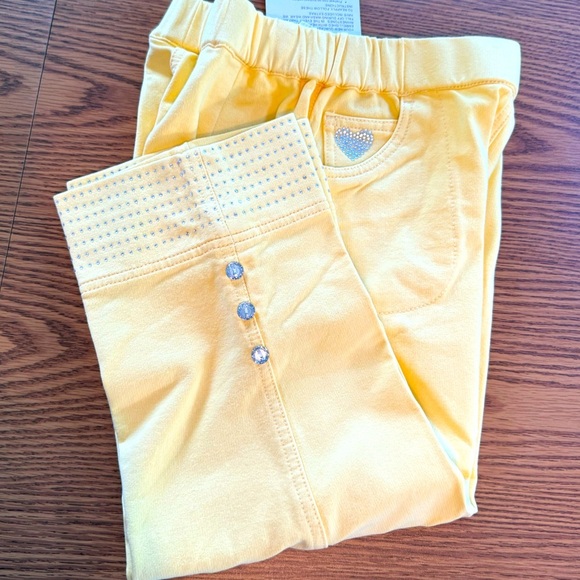 Quacker Factory Pants - Quacker Factory Dream Jeans Butter Yellow Capri w/ Bling Embellishments